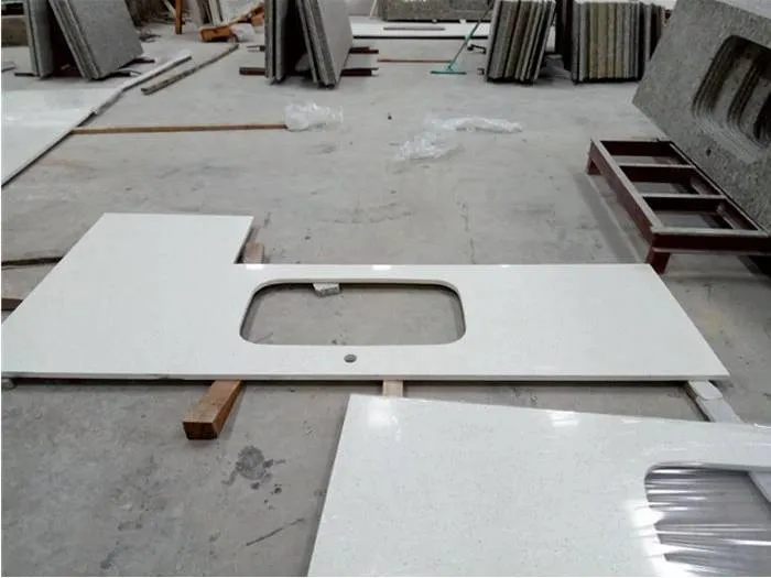 Encimera de cuarzo blanco brillante